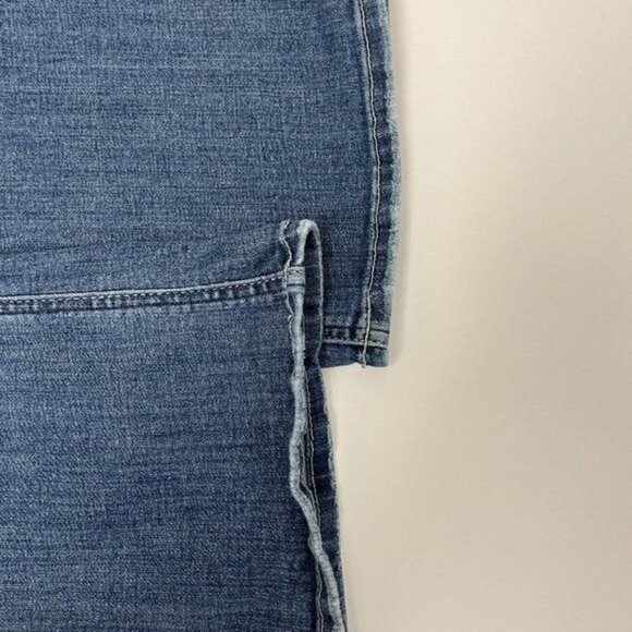 Silver Elyse Mid-Rise Slim Bootcut Jeans Size 29x31 Classic Versatile Essential - Picture 11 of 12